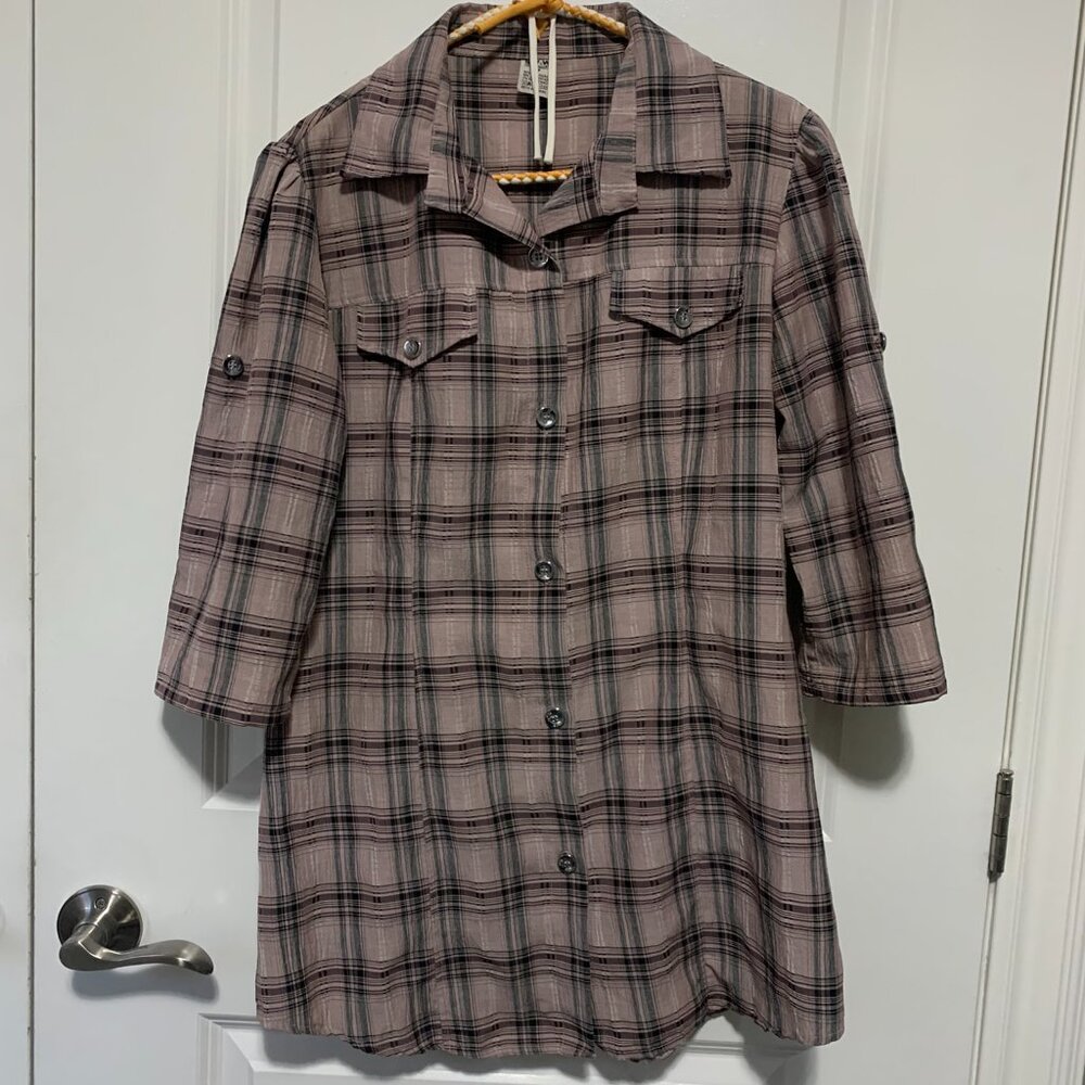 Women's plaid shirt